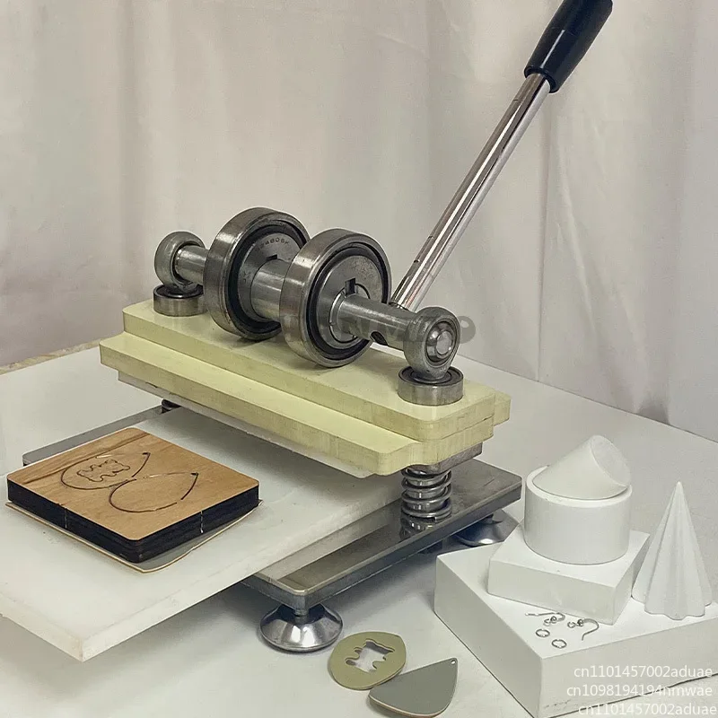 Leather Cutting Die Press - เครื่องตัดหนังแบบมือหมุนสองล้อ สำหรับตัดกระดาษภาพถ่าย แผ่น PVC/EVA เครื่องตัดหนัง DIY